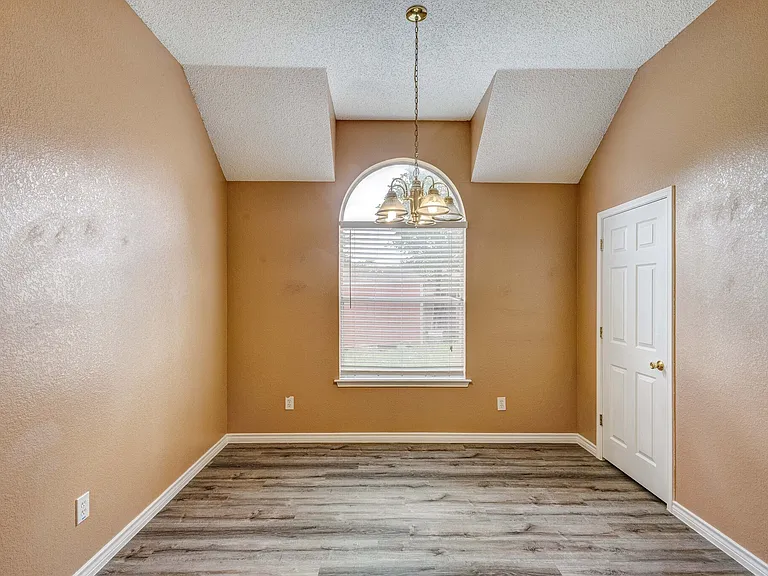 7708 Chandler Ct — Photo 20