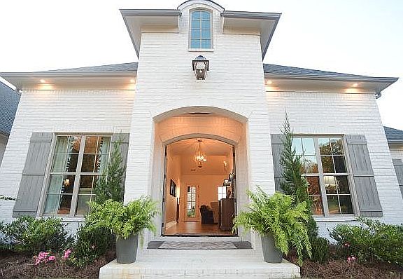 3rd image of 1129 E Wellsgate Dr
