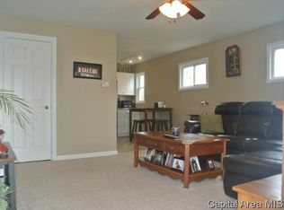 1603 Lakeview Ter, Jacksonville, IL 62650