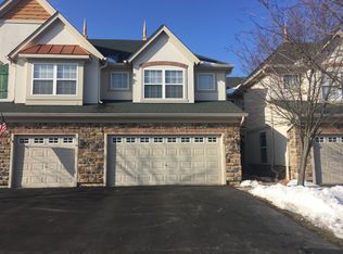 348 E Bay Tree Cir, Vernon Hills, IL 60061