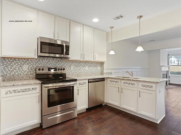 3rd image of 6290 Garden Cir