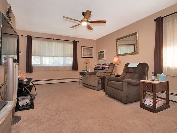 4th image of 226 Patchogue Ave