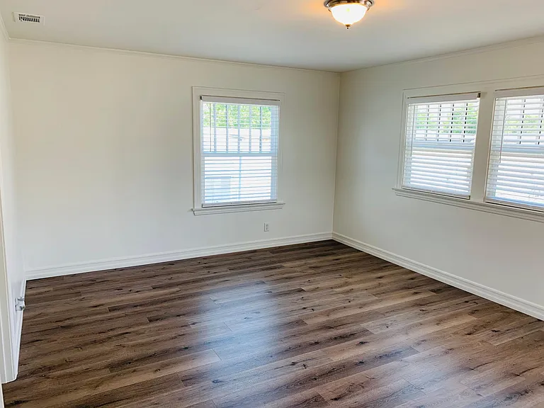 1015 1/2 N San Gabriel Ave #1015-1/2 — Photo 5