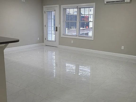 5th image of 960 Main St #1201