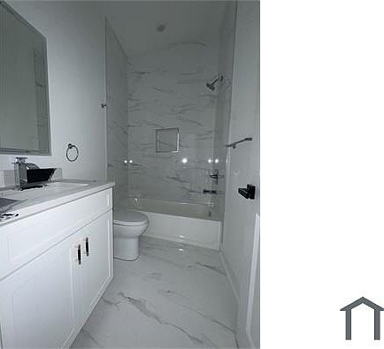 2nd image of 3861 Fairmount Ave #2