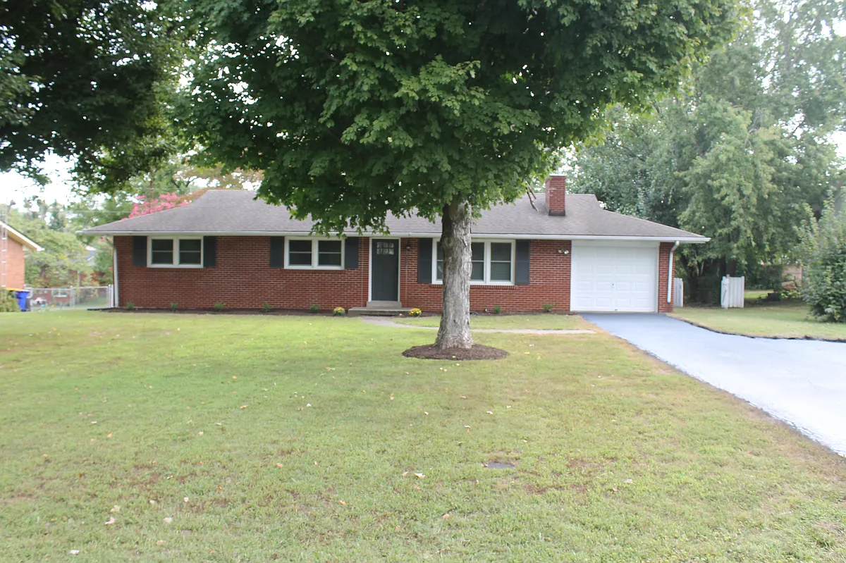 Building Photo - 544 Iroquois Dr