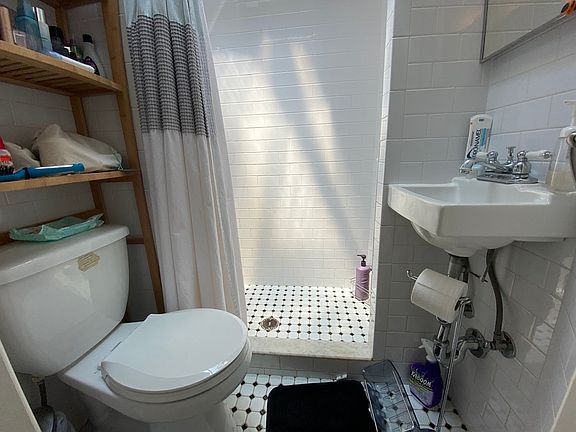 3rd image of 292 20th St APT 3L