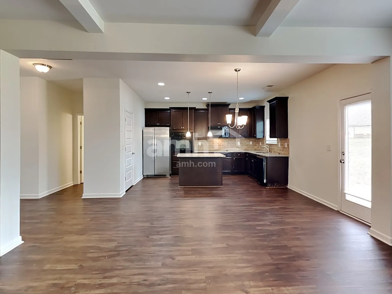 4 bed, 2.5 bath, 2574 sqft, $2,450 — Photo 4