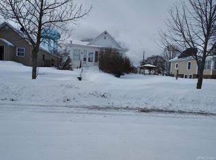 219 N 20th St, Escanaba, MI 49829