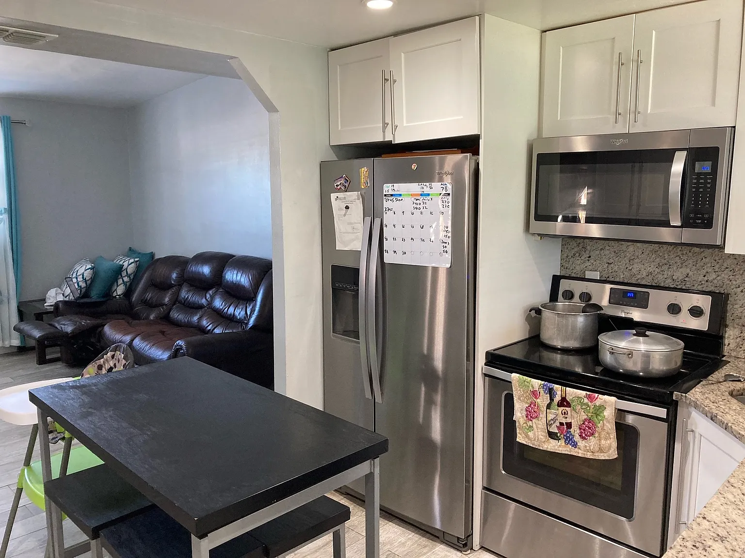 3 bed, 1000 sqft, $3,000 — Photo 4