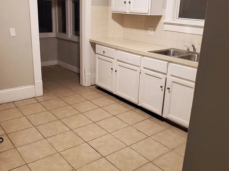 1356 Woodland Ave NW — Photo 11