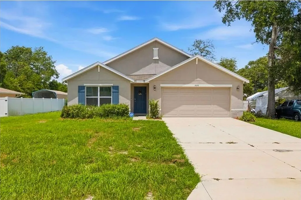 4 bed, 2.0 bath, 1828 sqft, $2,500 — Photo 1