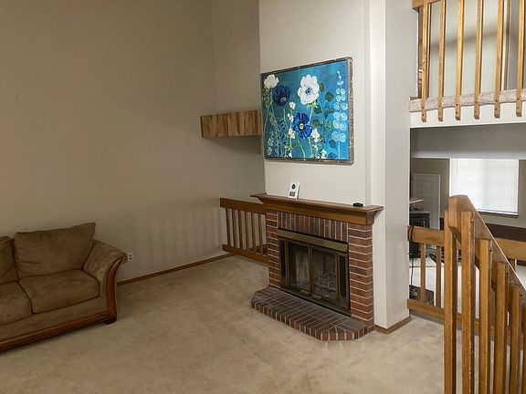 3rd image of 4035 Hickory Hill Dr