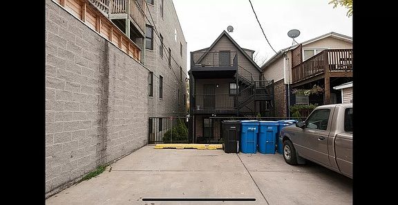 2nd image of 1730 W Beach Ave