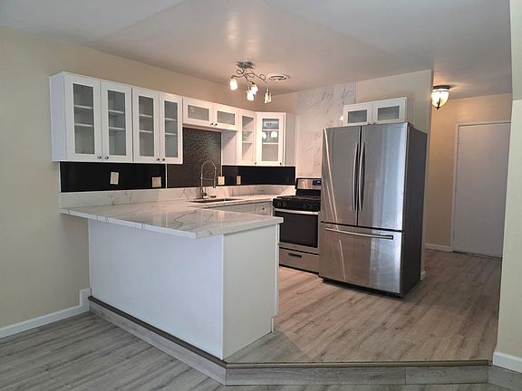 2nd image of 221 Vista Glen Ln #C