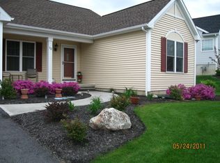 12 Gladstone Cir, Mechanicville, NY 12118