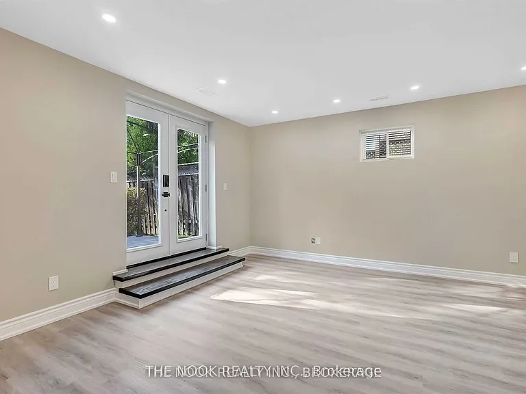 138 Huntington Cres — Photo 13