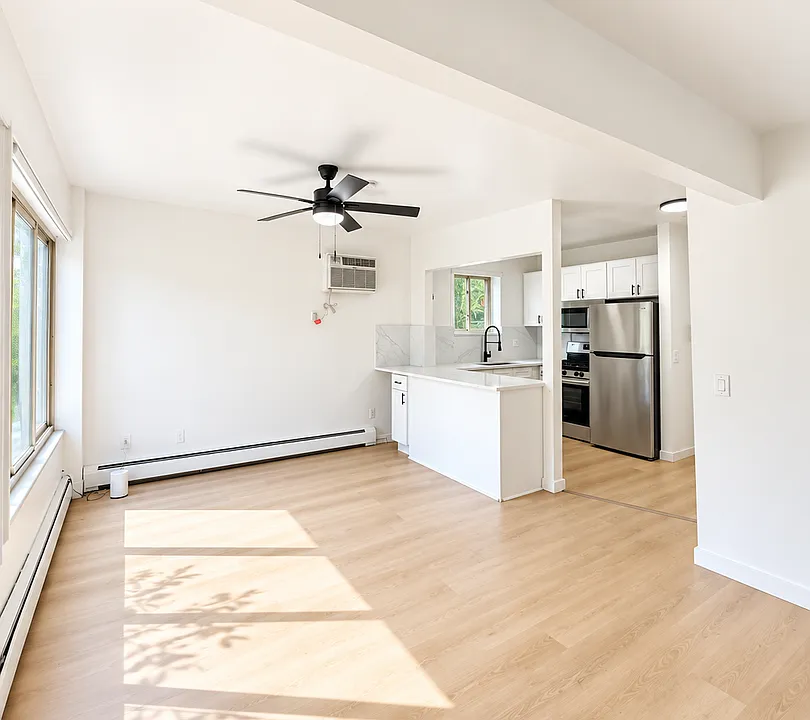 913 Dewey Ave