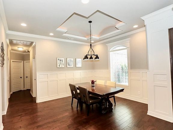 3rd image of 3102 SW Mahogany Ave