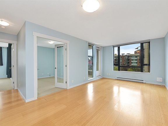 4th image of 751 Fairfield Rd #405