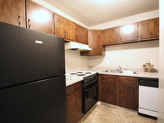 3rd image of 822 SW 8th Ave #11744033