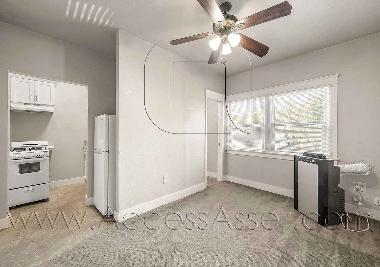 Stunning 1 Bed/1 Bath Laguna Grande Suites Apartment Located In Lake Elsinore! — Photo 4