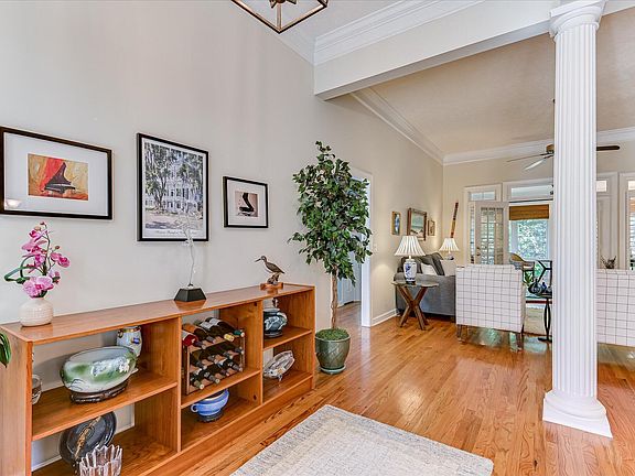 5th image of 110 Sugar Maple Cir