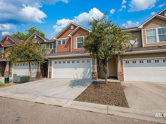 3rd image of 1100 S Barberry Pl
