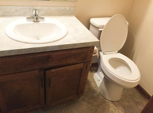 1413 Shady Knoll Ct, Matthews, NC 28105