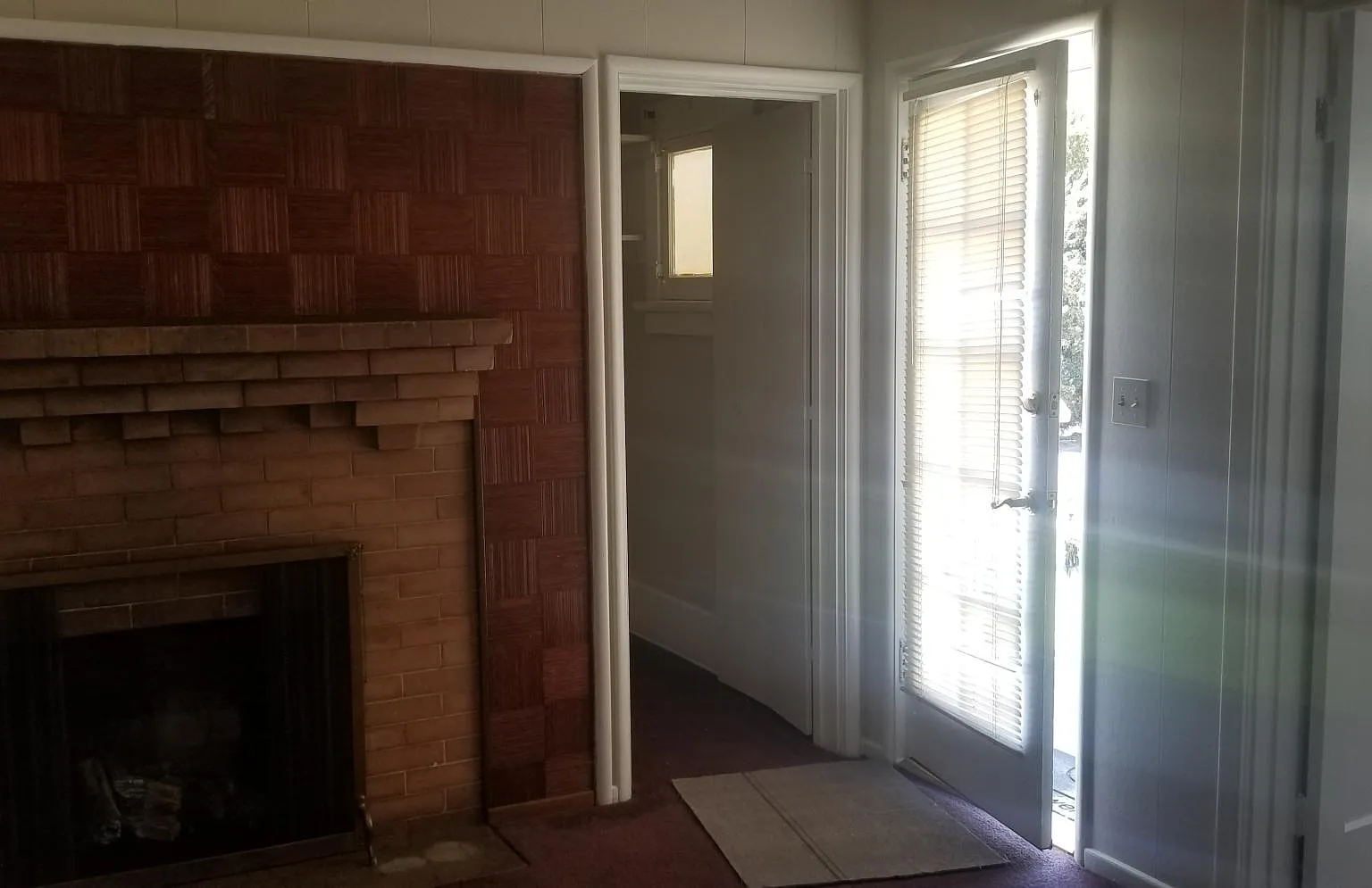 579 N Holliston Ave — Photo 1