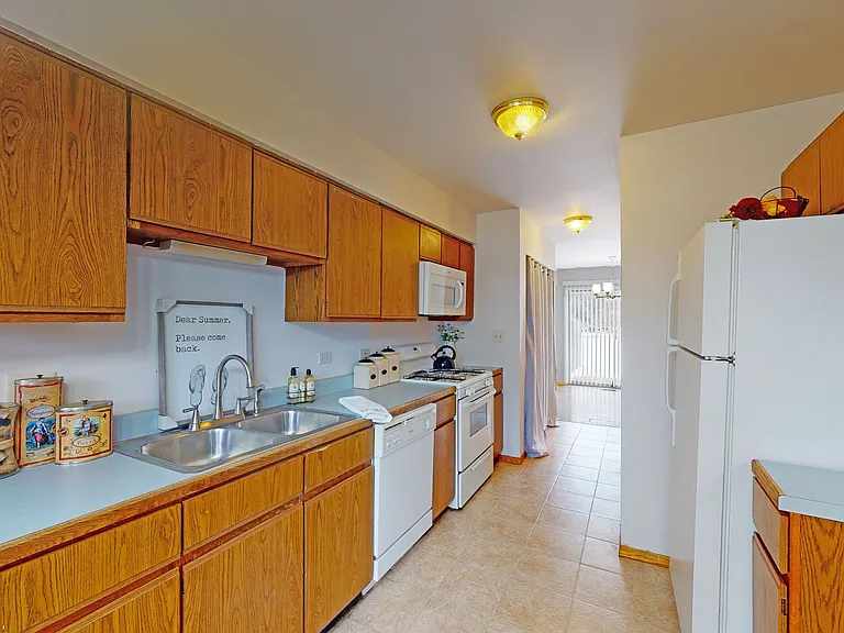 468 Minnesota Cir — Photo 13