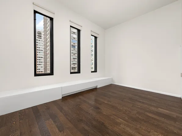 240 East 67th Street image 8 of 10