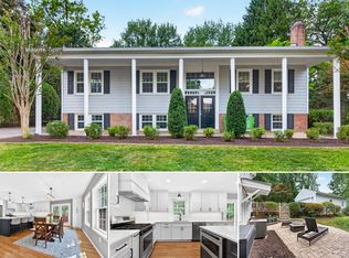 9801 Meadow Valley Dr, Vienna, VA 22181