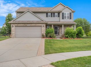 461 Ridgewood Dr S, Ortonville, MI