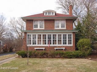 130 Akenside Rd, Riverside, IL 60546