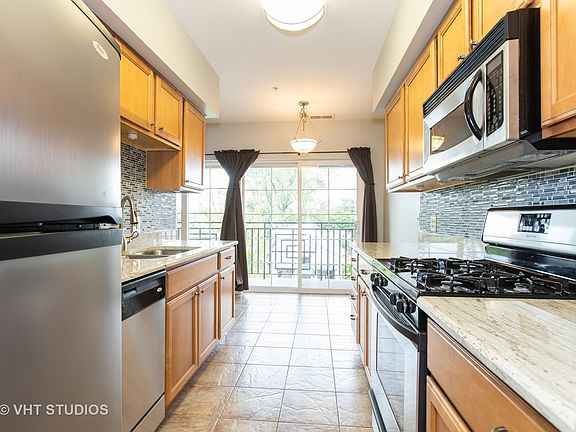 4th image of 17212 Oak Park Ave Unit 3NE