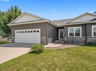 1015 E Adams St, Washington, IA 52353