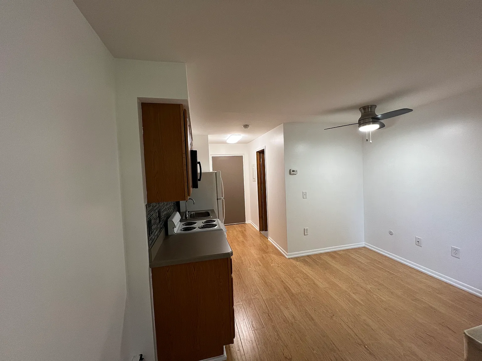 312 Green St — Photo 3
