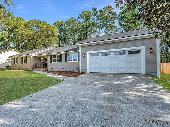 3rd image of 211 Shaftesbury Ln