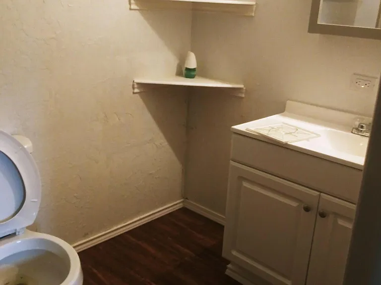 1501 NW Williams Ave — Photo 3