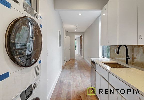 3rd image of 1049 Bergen St #3