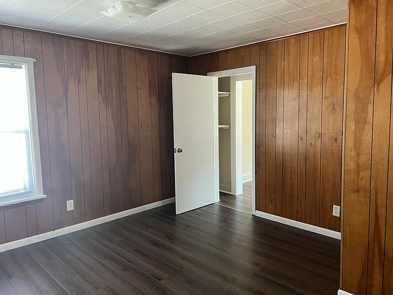 1023 Brusselles St — Photo 5
