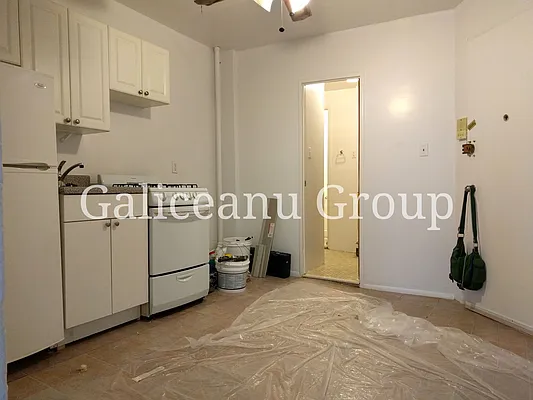 Rented by Lexington Real Estate Group | media 35