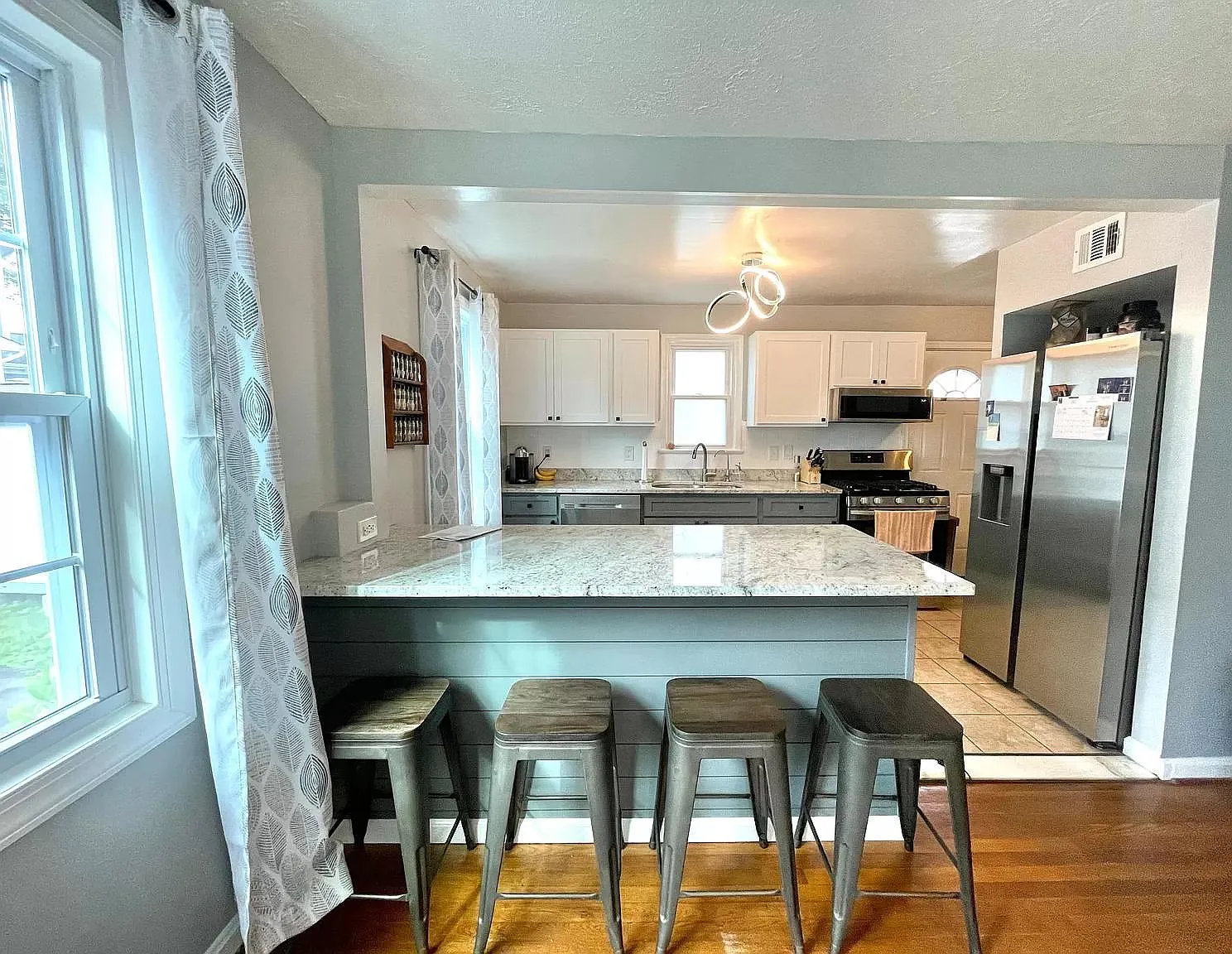 4 bed, 1365 sqft, $3,000 — Photo 4