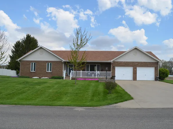 4660 E Cardinal Dr, Syracuse, IN 46567