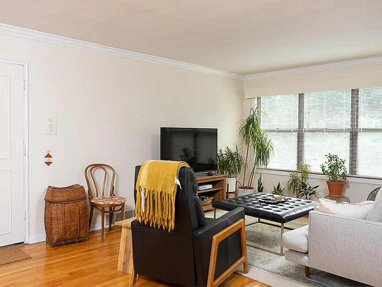 25863 Woodward Ave #203 — Photo 11