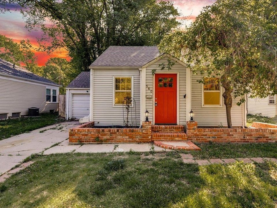 1st image of 560 S Yale St