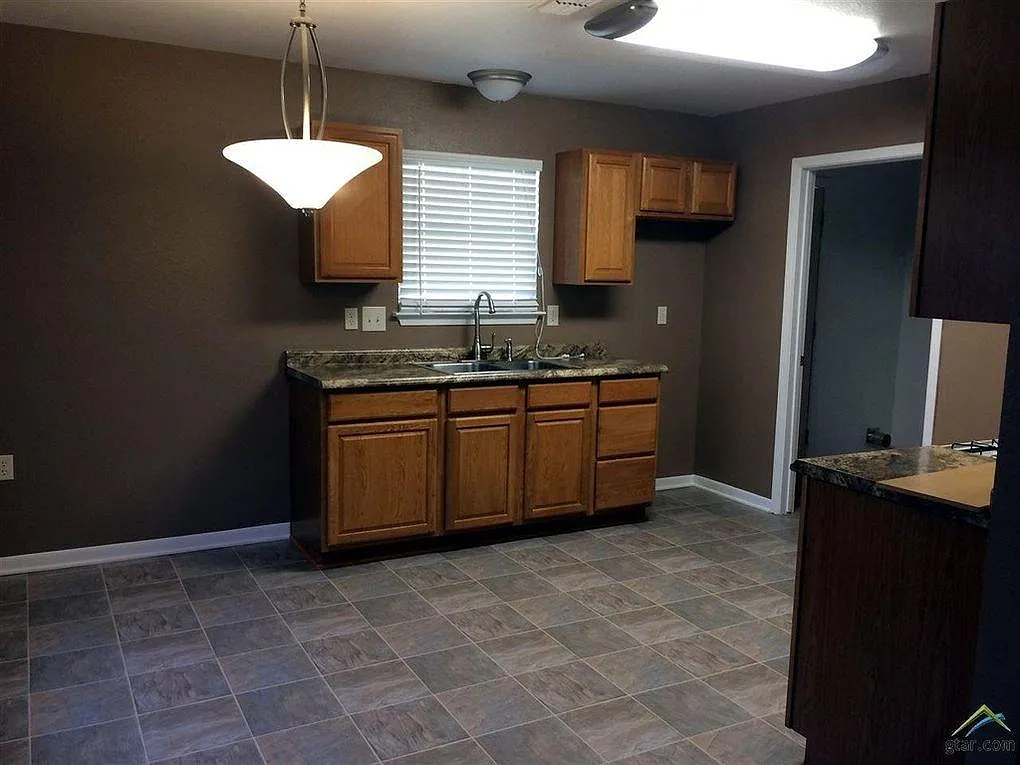1432 Southridge Kitchen - 1432 Southridge Dr