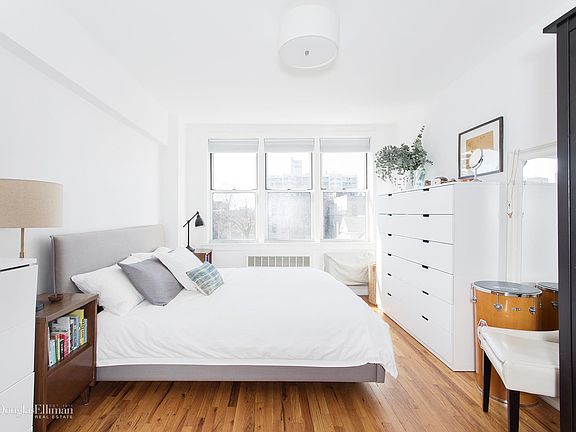 5th image of 495 E 7th St APT 5K
