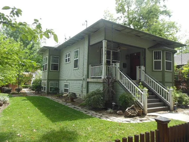 435 1/2 Olive St — Photo 1